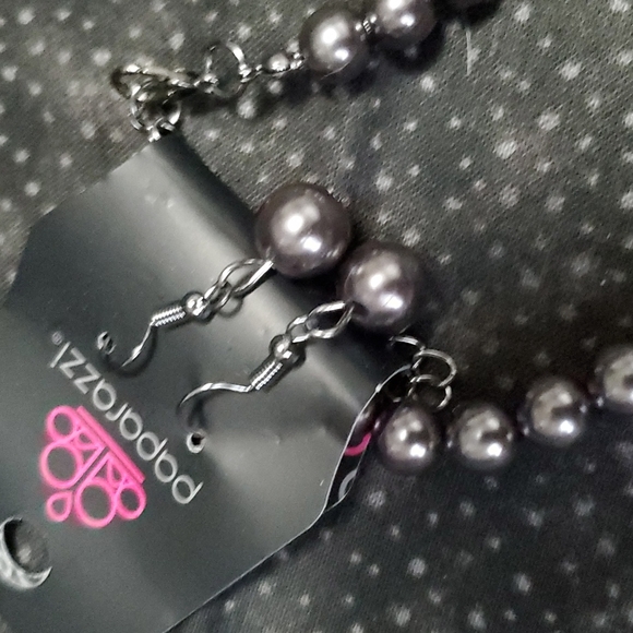 Necklace and earring set - Picture 2 of 3